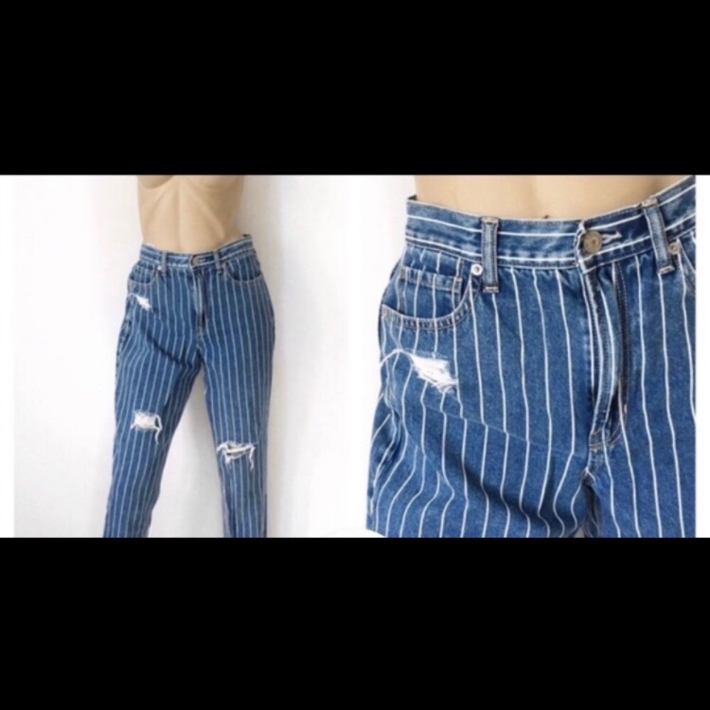 American eagle mom jeans.